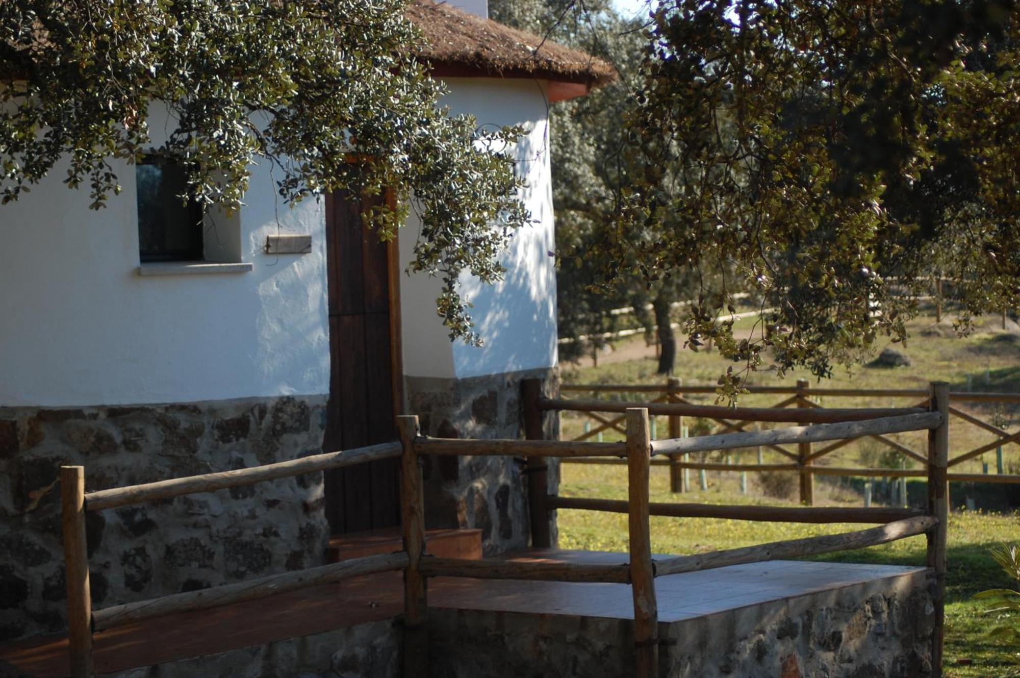 Los Chozos de la Roca La Roca de la Sierra Exterior foto